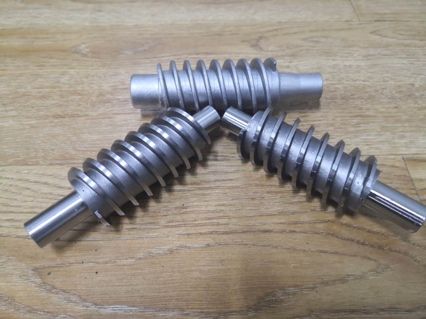 會(huì)導(dǎo)致精密鍛件出現(xiàn)尺寸精度缺陷的各種問題分析